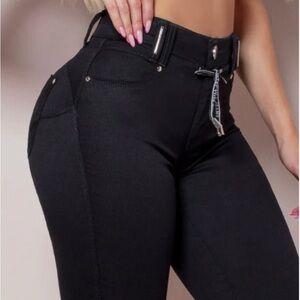 NWT Y2K Pitbull Stylish Black High-Waisted Butt-Lifting Jeans size 0